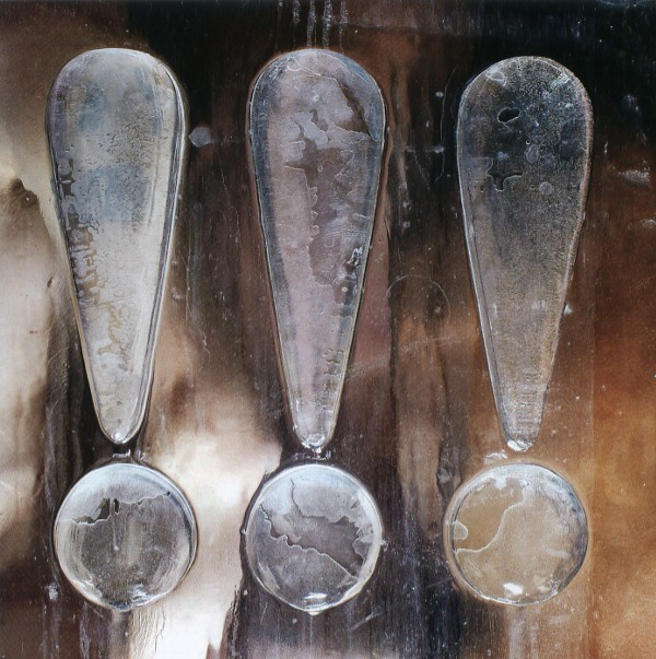 STRANGE WEATHER，ISN'T IT?