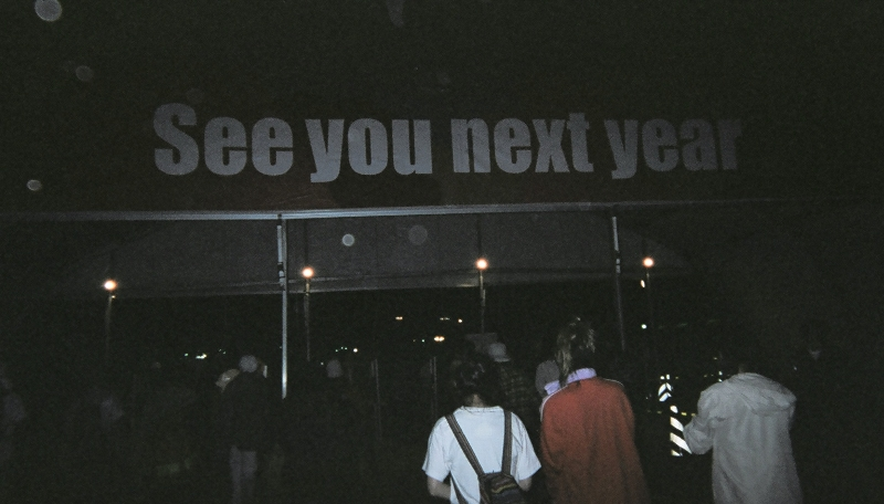 3日目の夜の入場ゲート。もちろん有料エリア側です。 