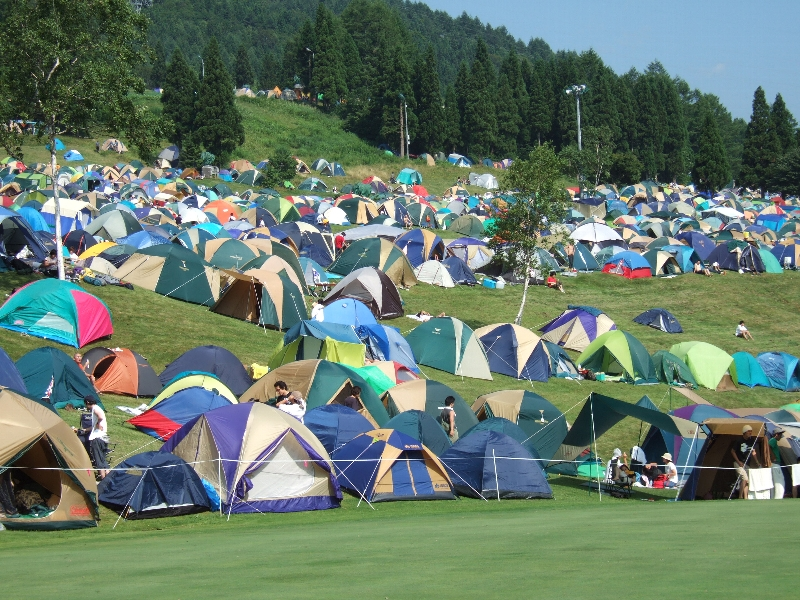 テントの連なり。
