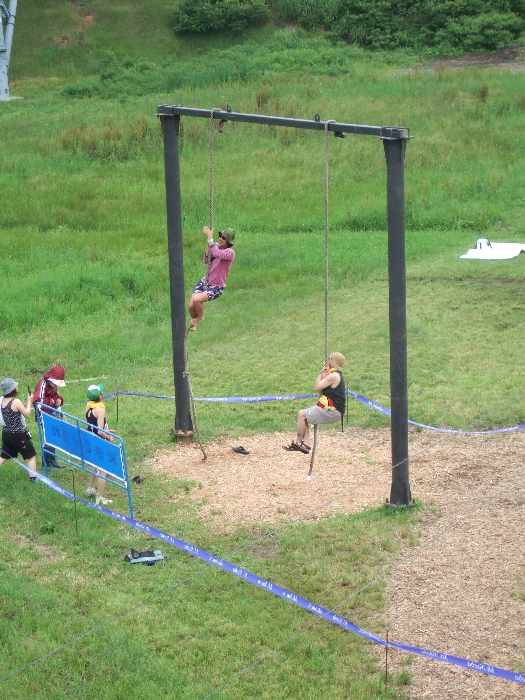 登り棒のひも版。「天までのぼれ」という名前が付いています。 