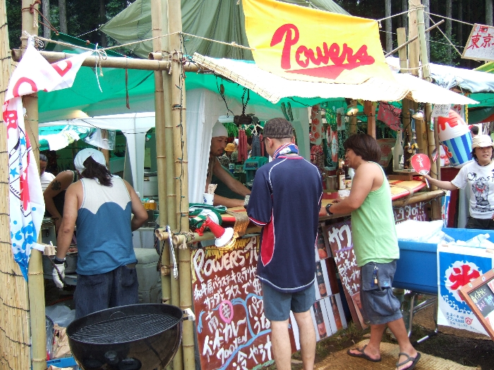 飲食店。ボリュームのあるメニューです。