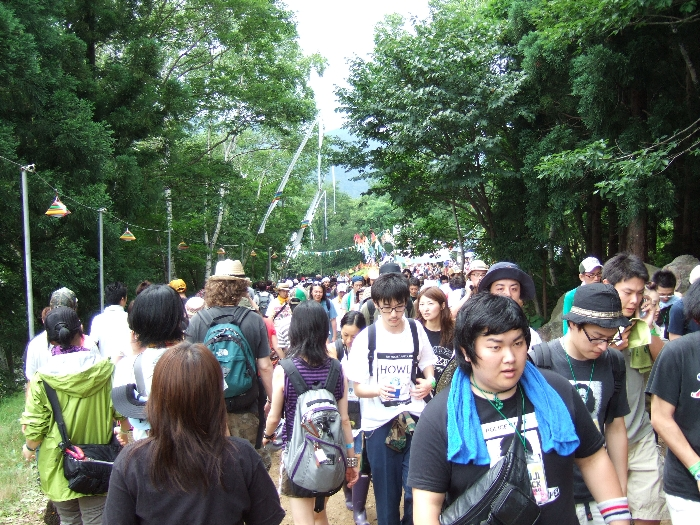 前方にキッズランドが見えます。