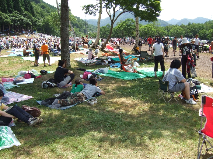 グリーン・ステージのホワイト・ステージ側。日陰はそれほど大きくない。 