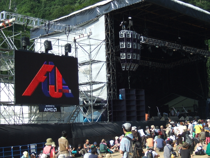 ホワイト・ステージでもクラブ・ミュージックのアーティストがライブをすることがありますが、今回から映像も駆使できるようになったということです。