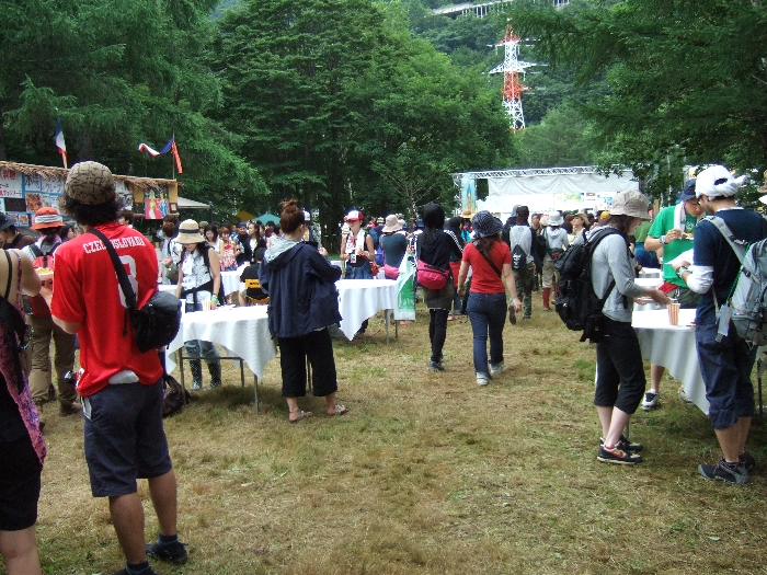 ワールドレストランの奥から。