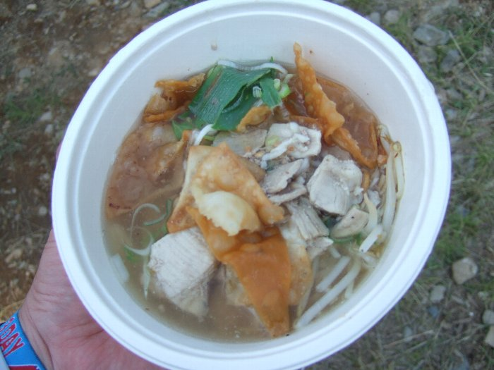 タイラーメン、500円。店の場所は年によって変わります。