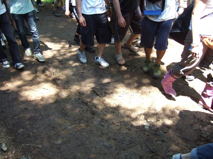 晴れていれば地面は良好。3日間晴天が続くと土ぼこりが厳しくなります。 