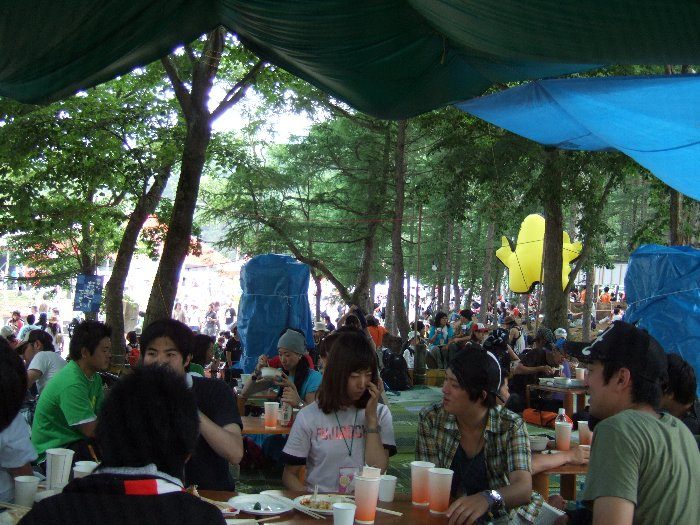 プリンスホテルと違い雨よけつき。