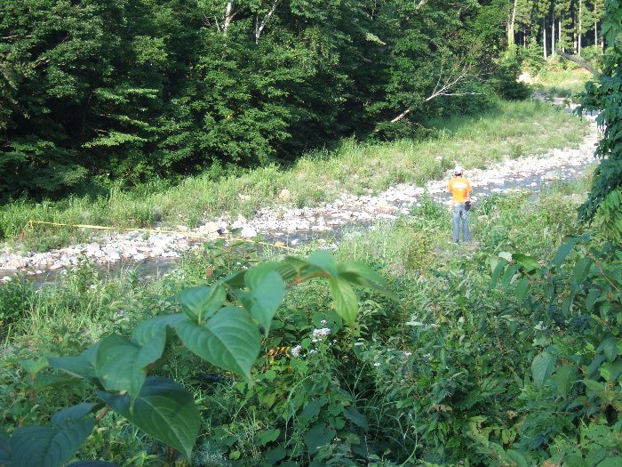 浅貝川にもセキュリティのスタッフがいます。