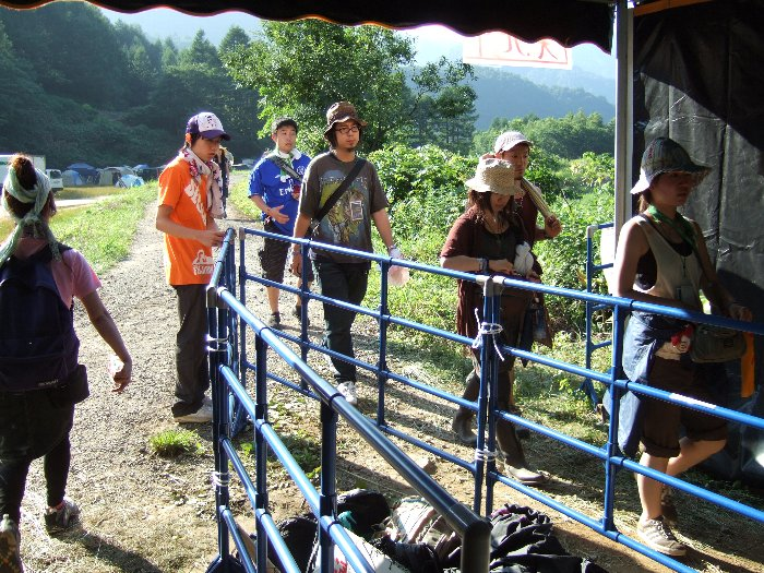 リストバンド・チェックは当然されます。