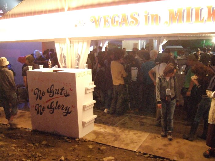 酒、カクテルを中心に販売している店。