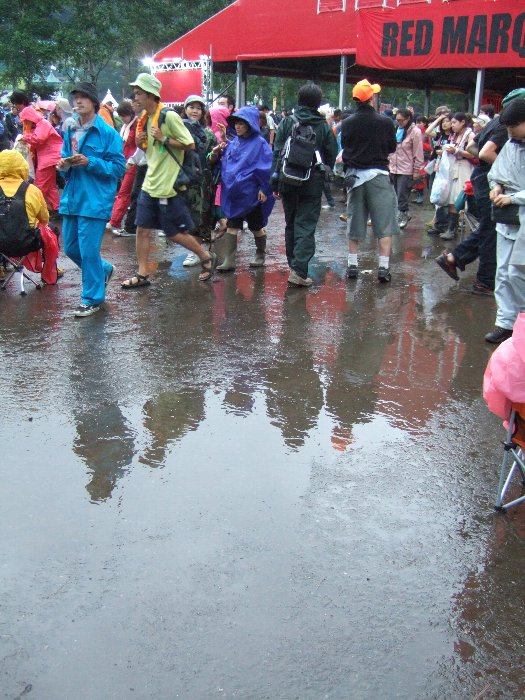 コンクリートなので雨でも水はけはそれほど悪くない。 