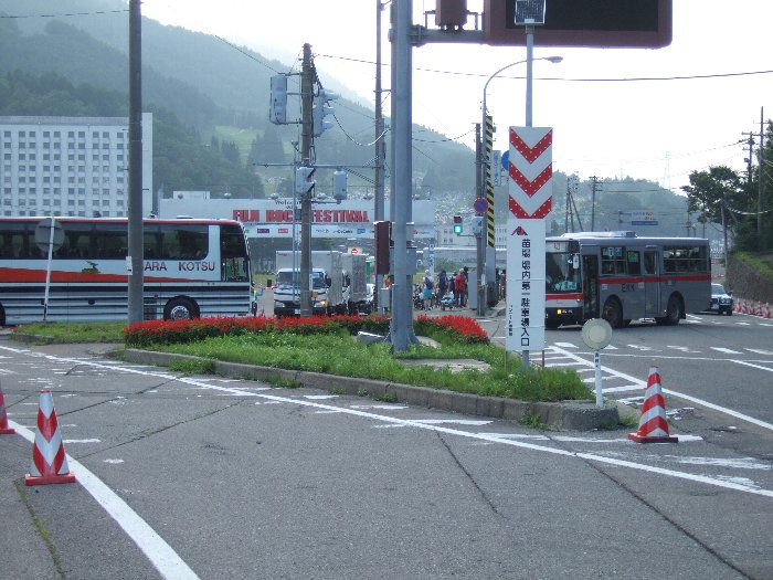 場内1駐車場の入り口。会場に最も近い駐車場です。