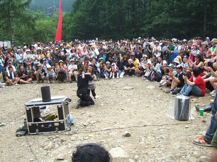 毎年ところ天国で大道芸をしている人。フジ・ロックに来る大道芸人では最もおもしろい。