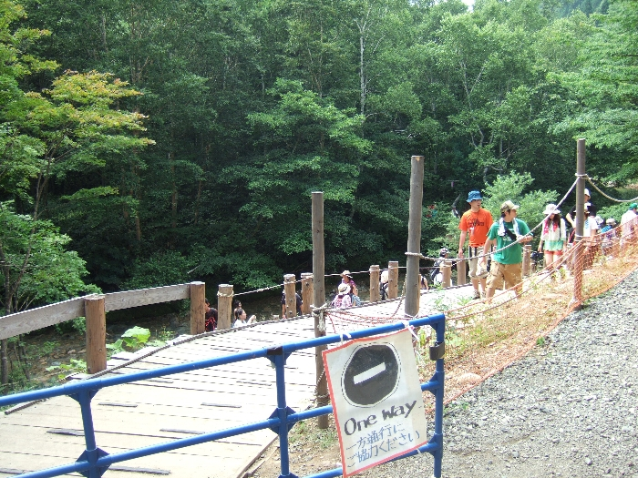 一方通行です。ここから入れません。 