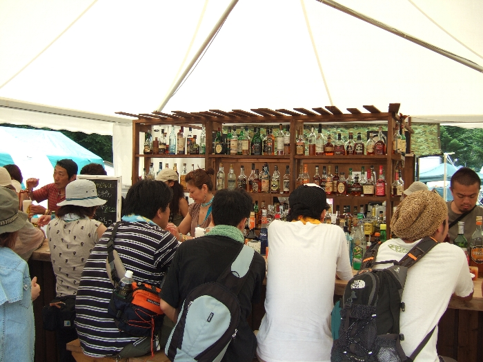 ラテン系、ヒスパニック系のバーのイメージがあります。 