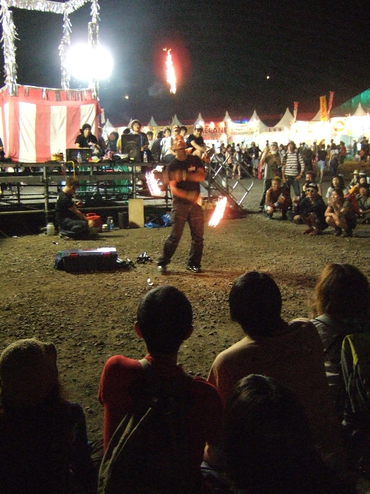 比較的高さのあるジャグリング。 