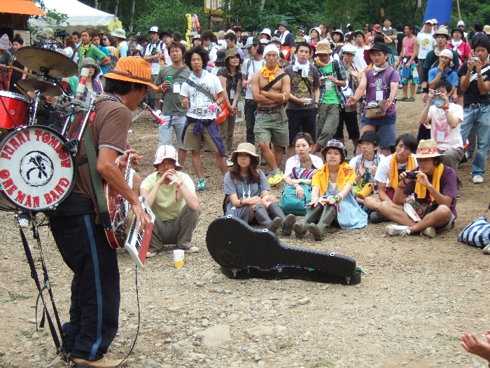 ギターとキーボードの同時演奏。 