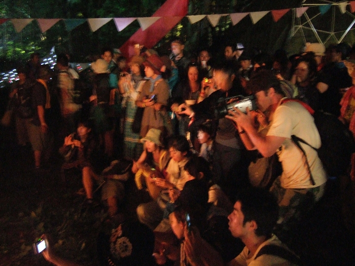 写真を撮る人。眺める人。 