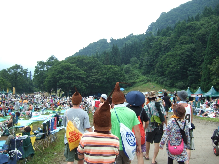 グリーンステージ後方の通路。 