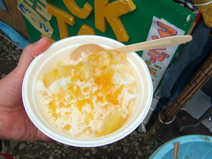 マンゴー入りかき氷。 