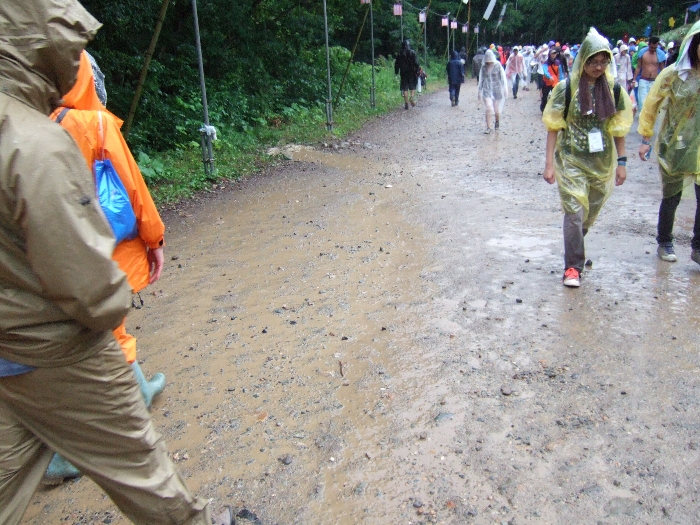 キッズランド前。左は浅貝川です。 