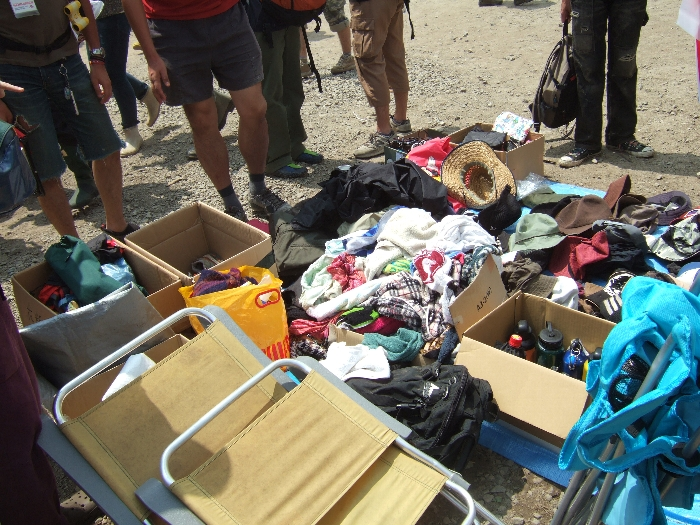 会場内で拾われた物品はインフォメーション前に集められます。 