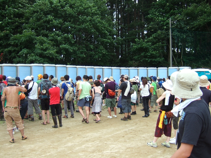 トイレから直接見えるところにトイレがあるのはオレンジコートだけではないだろうか。 