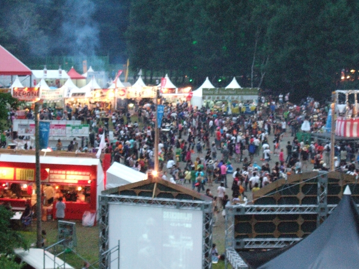 午後6時半ごろ。 