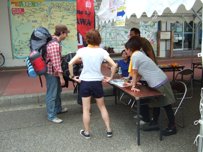 案内テントその2。 