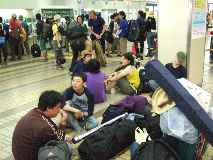 4日目夕方くらいまではフジロックフェスティバルの参加者が残っています。 