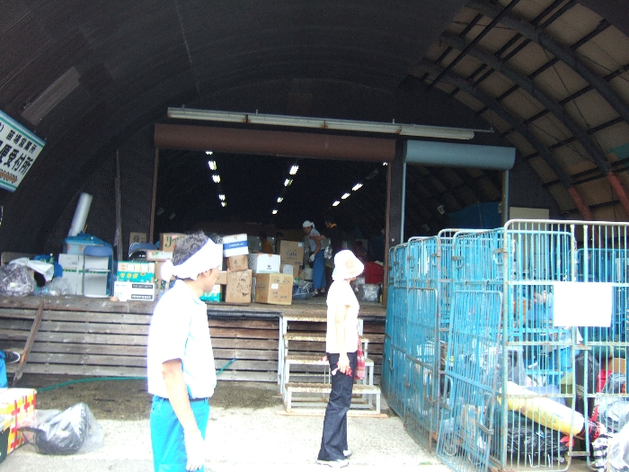 名前の頭文字で荷物が分類されています。 