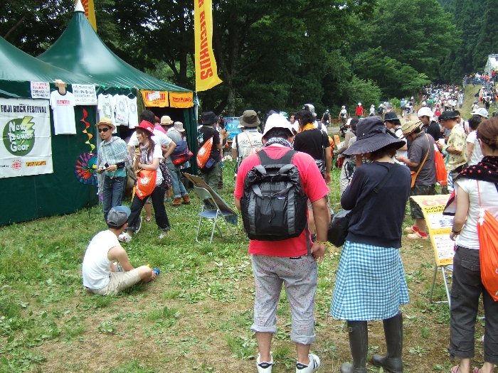 人だかりや行列ができることもあります。 