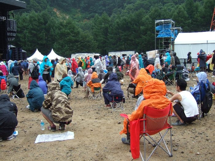 雨が降っているときの待ち時間。 