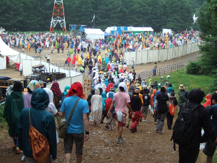 上はホワイトステージ。昼は混み具合がよく分かります。 