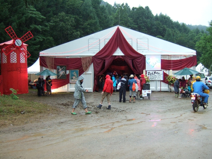 2009年から登場したカフェ・ド・パリ。