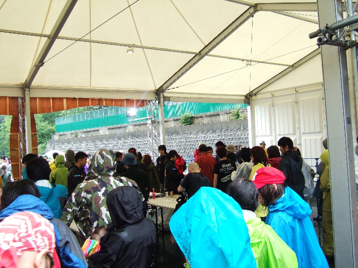 入場ゲート内。