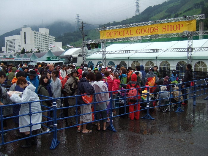 公式グッズショップ売り場