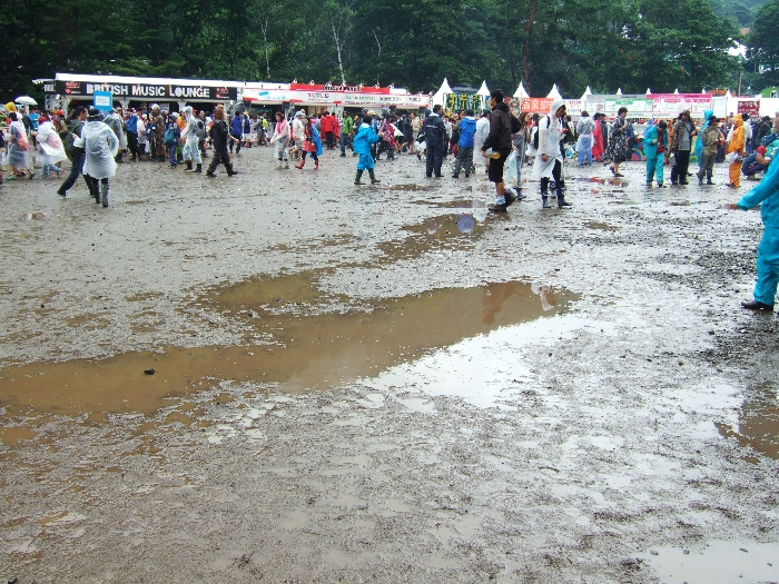 1日目、午後2時。