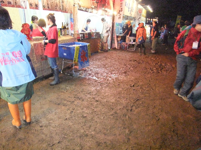 長靴が無難です。