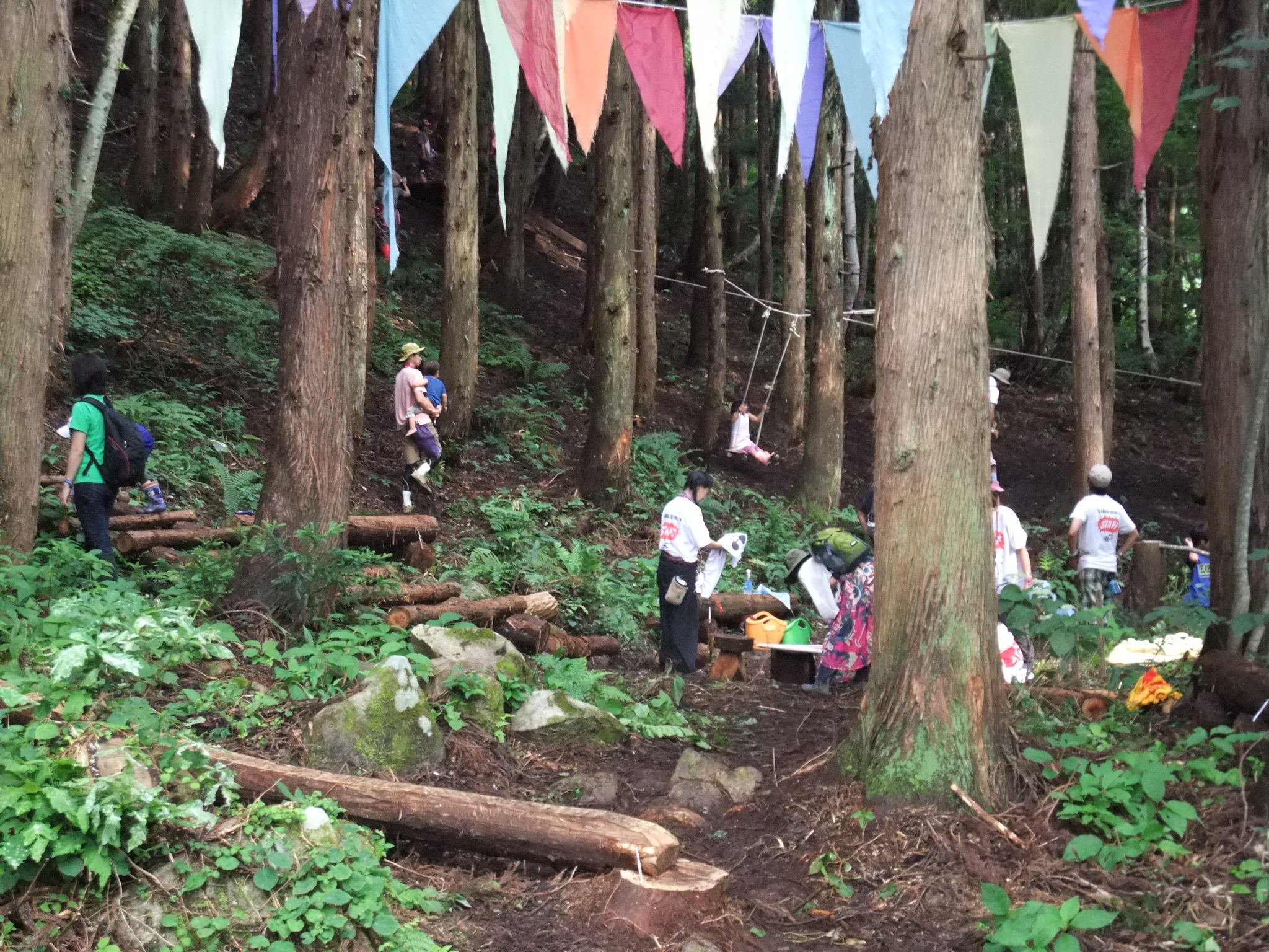 ブランコも見えます。