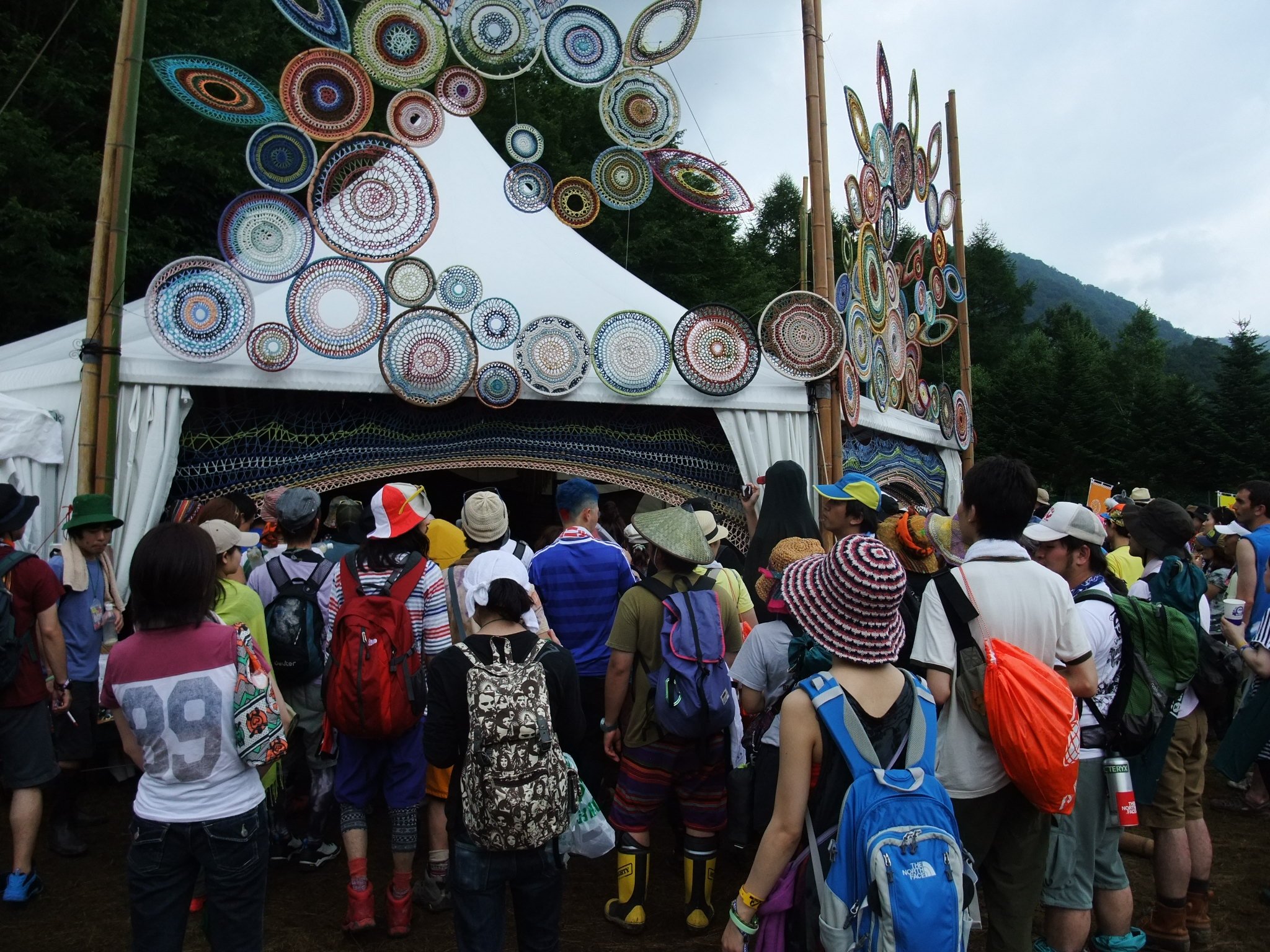 フィールド・オブ・ヘブンのイメージがあるストーンド・サークル。