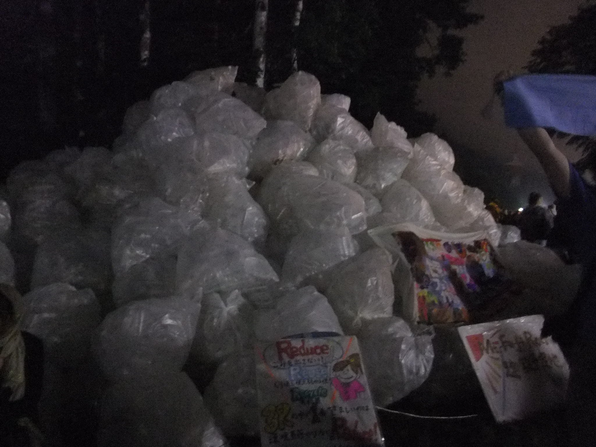 3日目午後11時半ごろ。