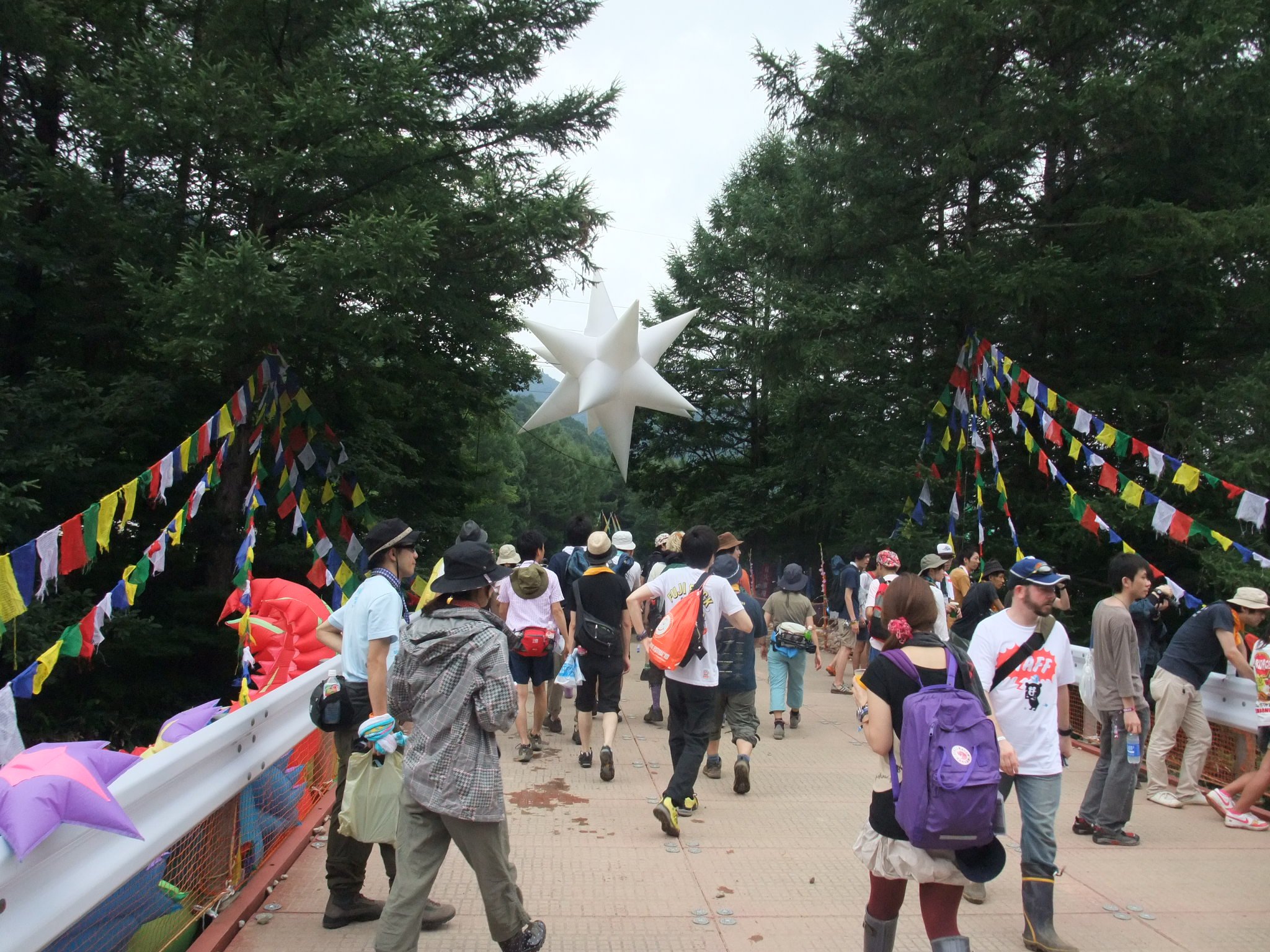 ガードレール付き。