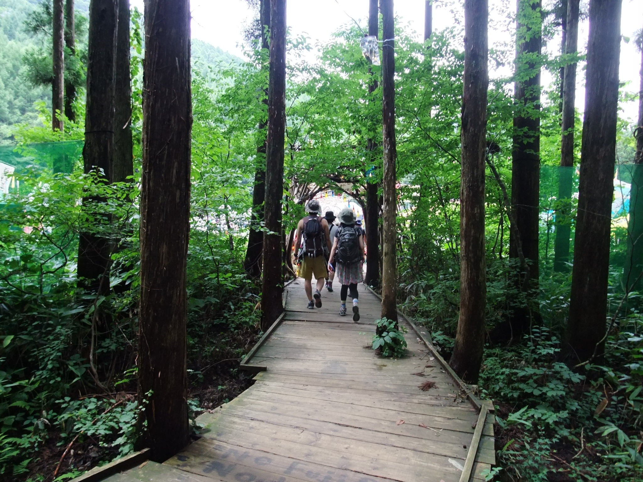 フィールド・オブ・ヘブン側の出口。