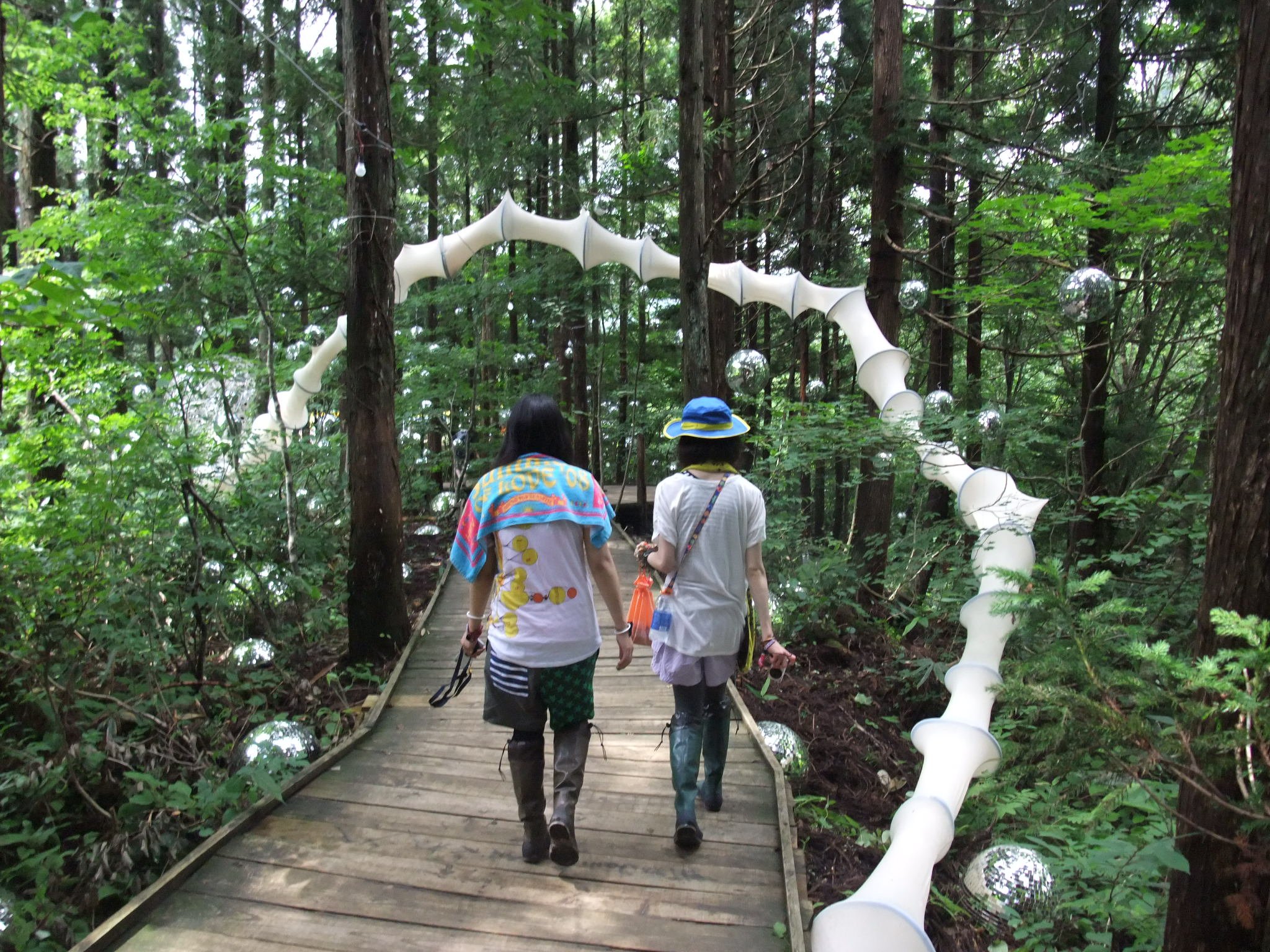 ミラーボールたくさんのところ。