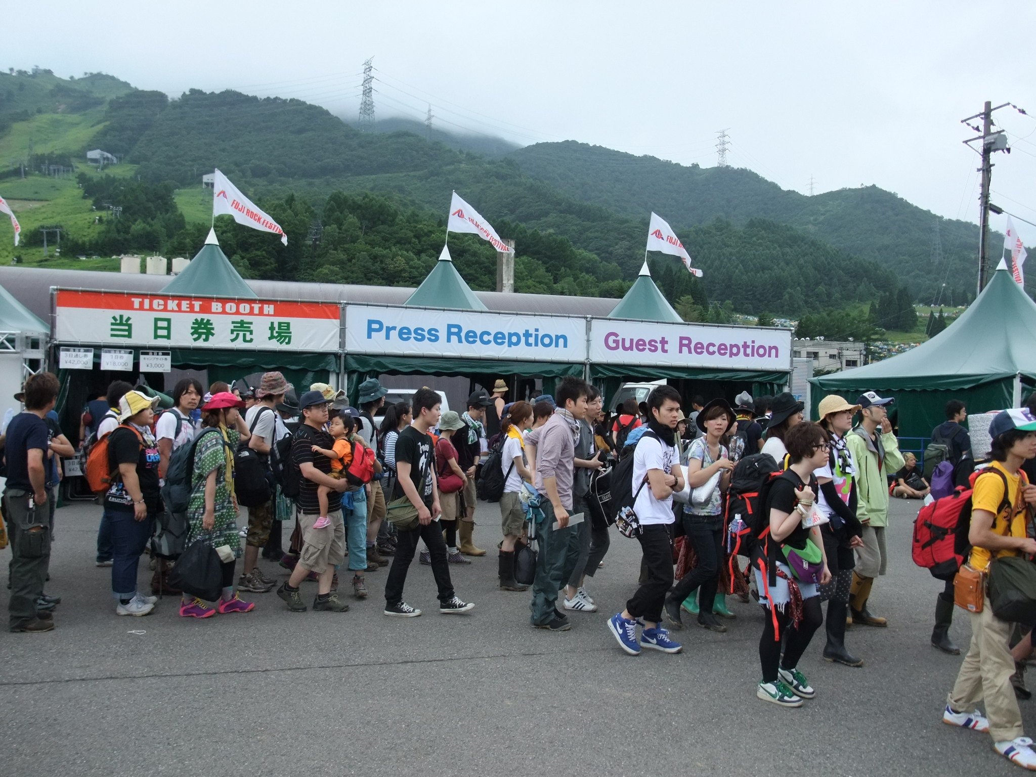 当日券売り場など。場所が固定されてきました。