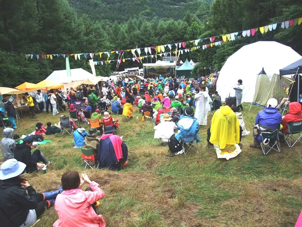 アバロンフィールドのステージ、ジプシーアバロン。