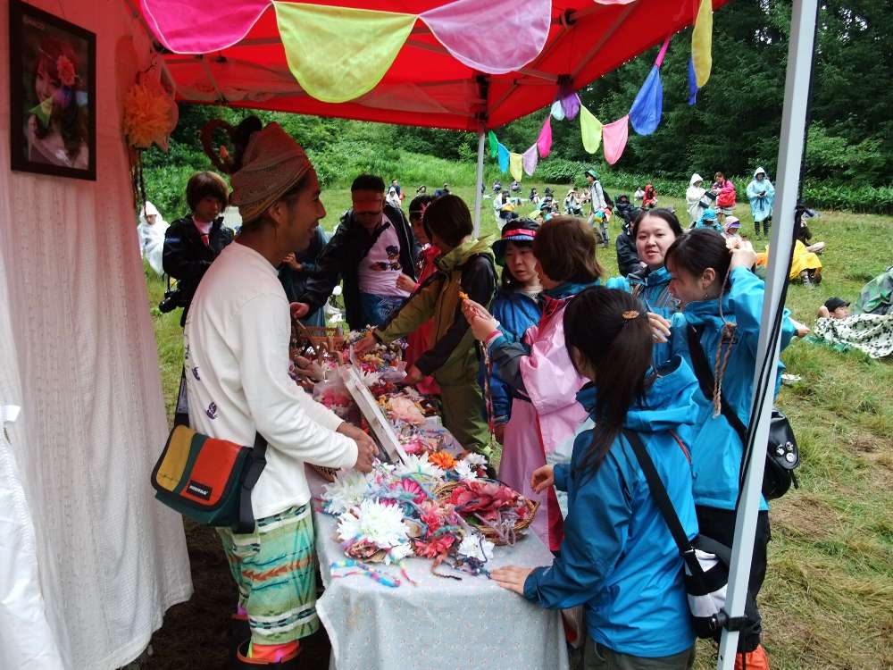 女子に人気の髪飾り店。