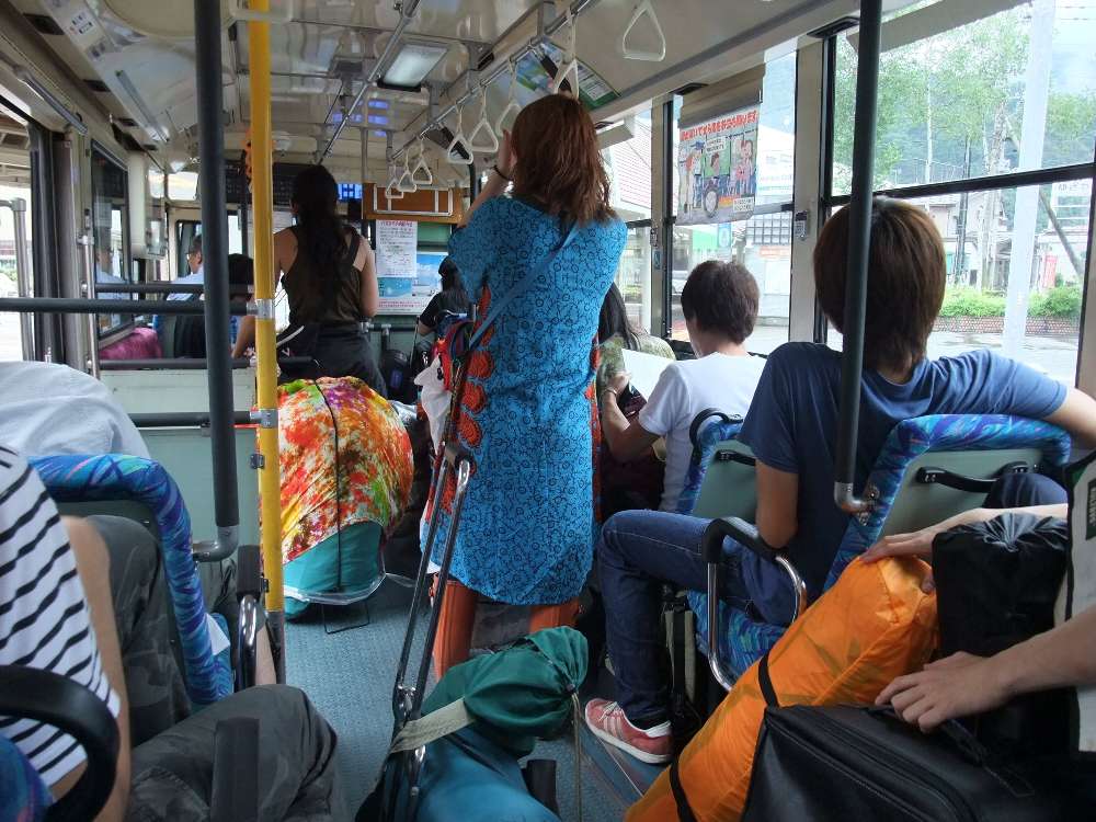 大きな荷物は100円加算です。